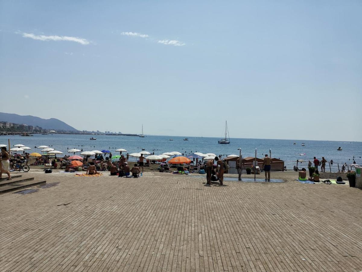 Le 13 Fontane Apartment Salerno Bagian luar foto