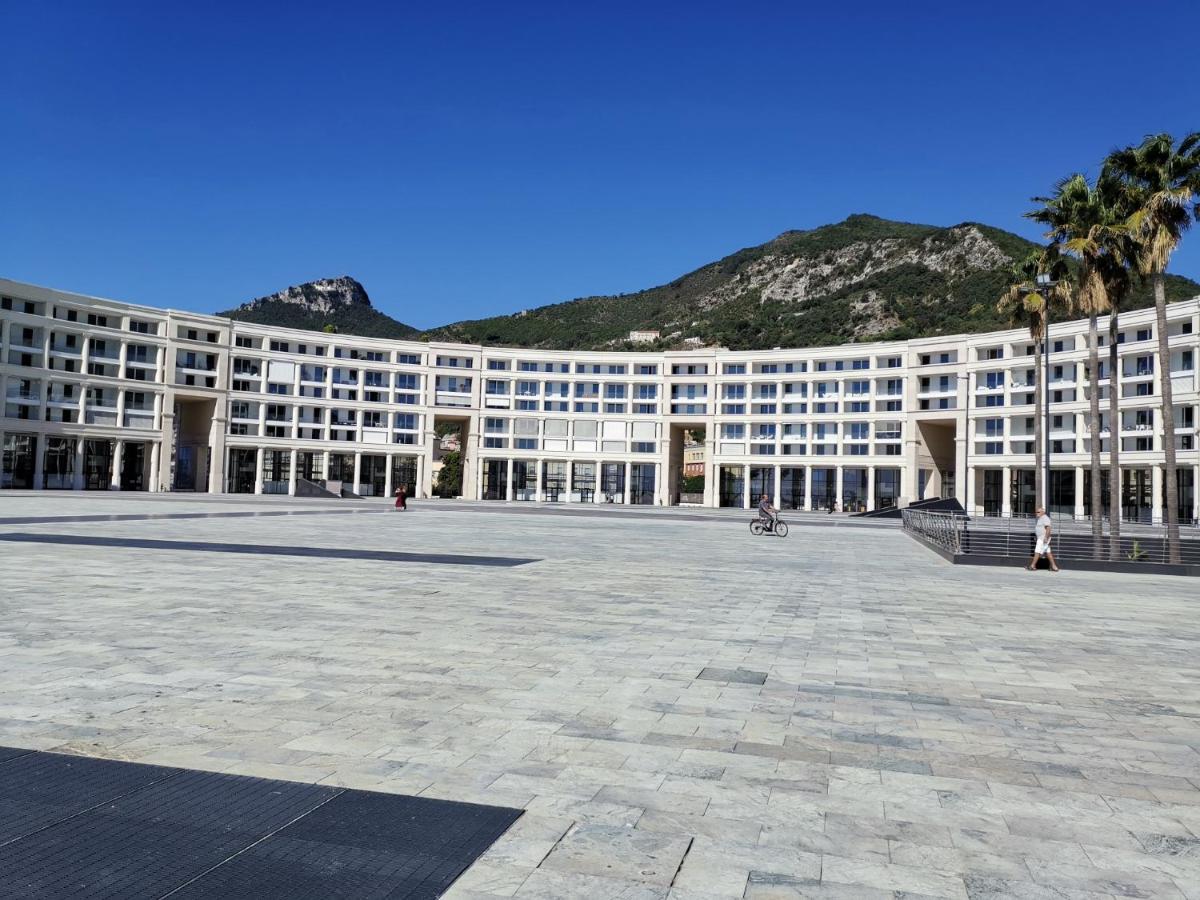 Le 13 Fontane Apartment Salerno Bagian luar foto