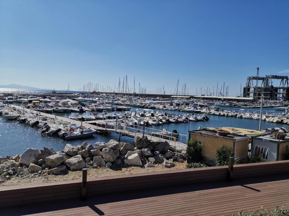 Le 13 Fontane Apartment Salerno Bagian luar foto