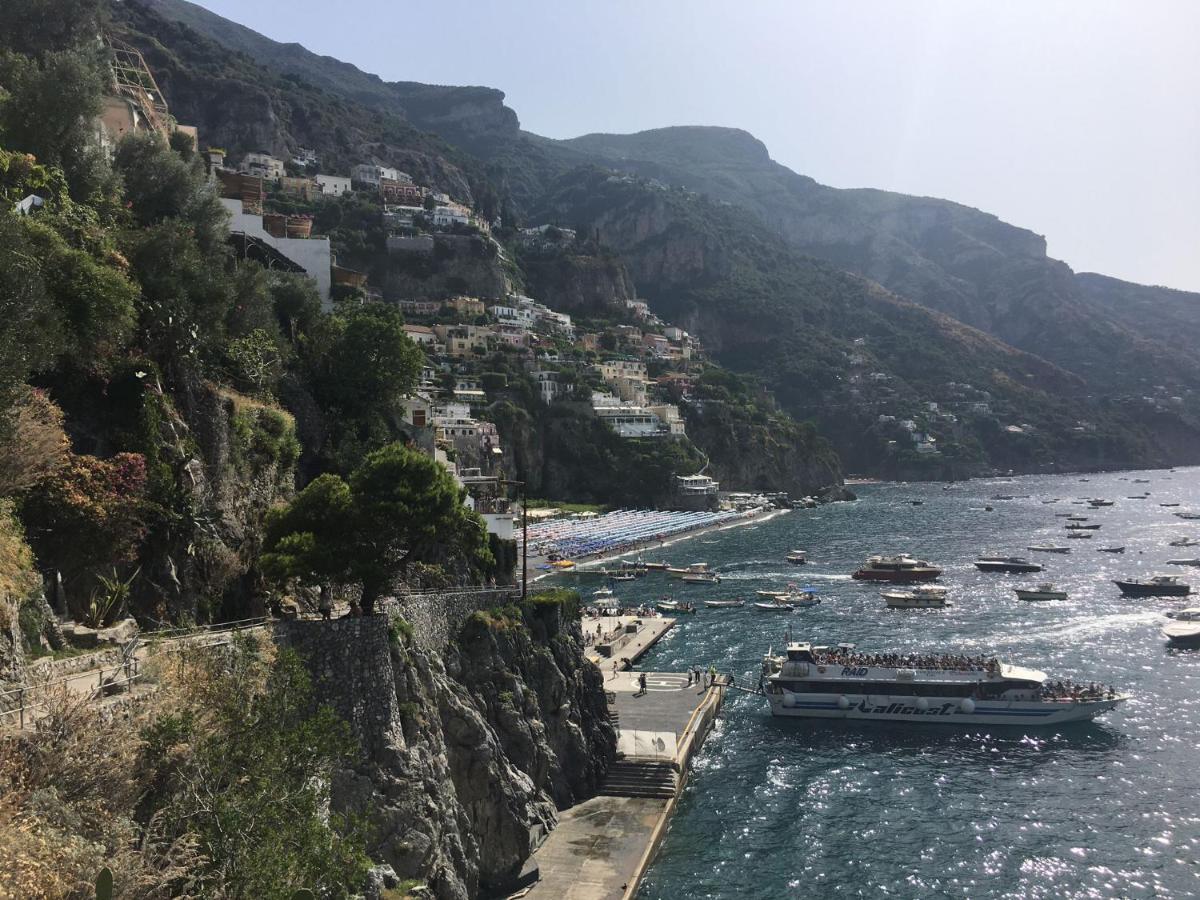 Le 13 Fontane Apartment Salerno Bagian luar foto